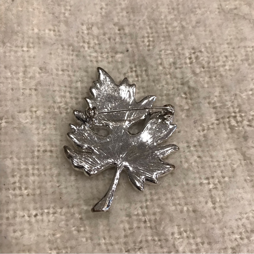 Fall leaf brooch - Picture 3 of 3